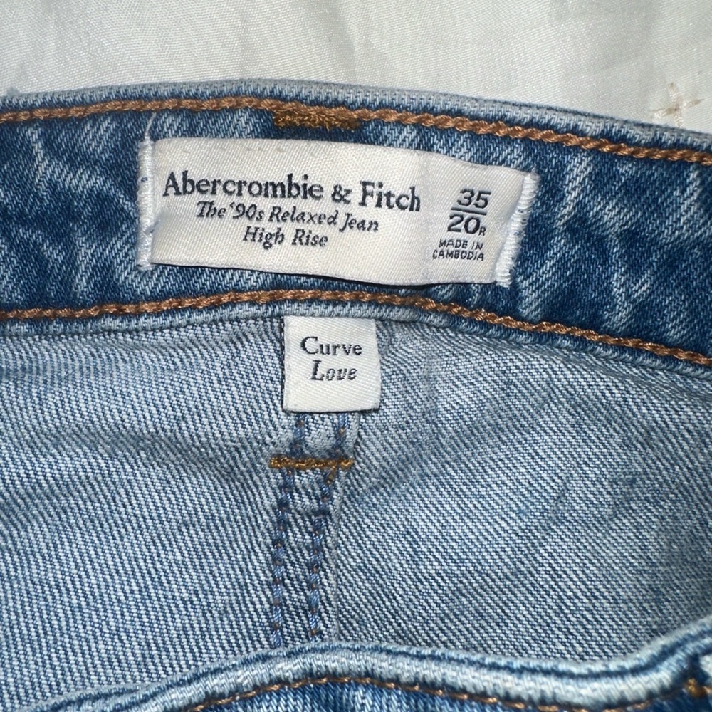 Abercrombie & Fitch Curve Love The 90s Straight Ultra High Rise Blue Jeans - Picture 2 of 3